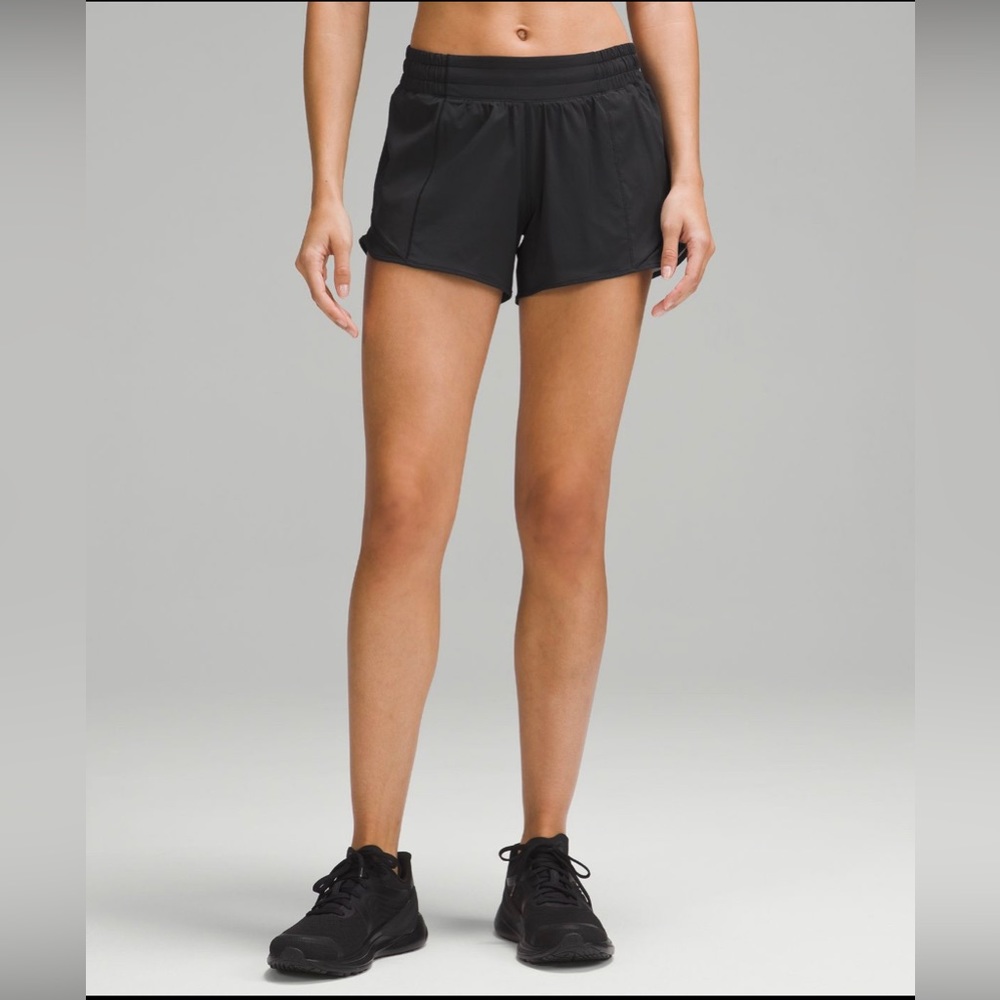 Lululemon black hotty hot 4 inch shorts size 2
